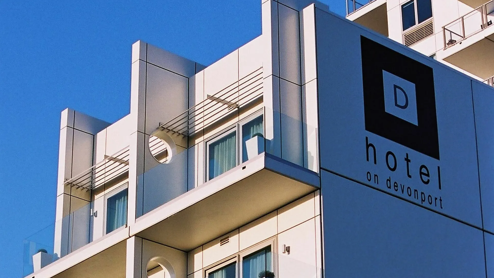 טאורנגה Hotel On Devonport 4*,